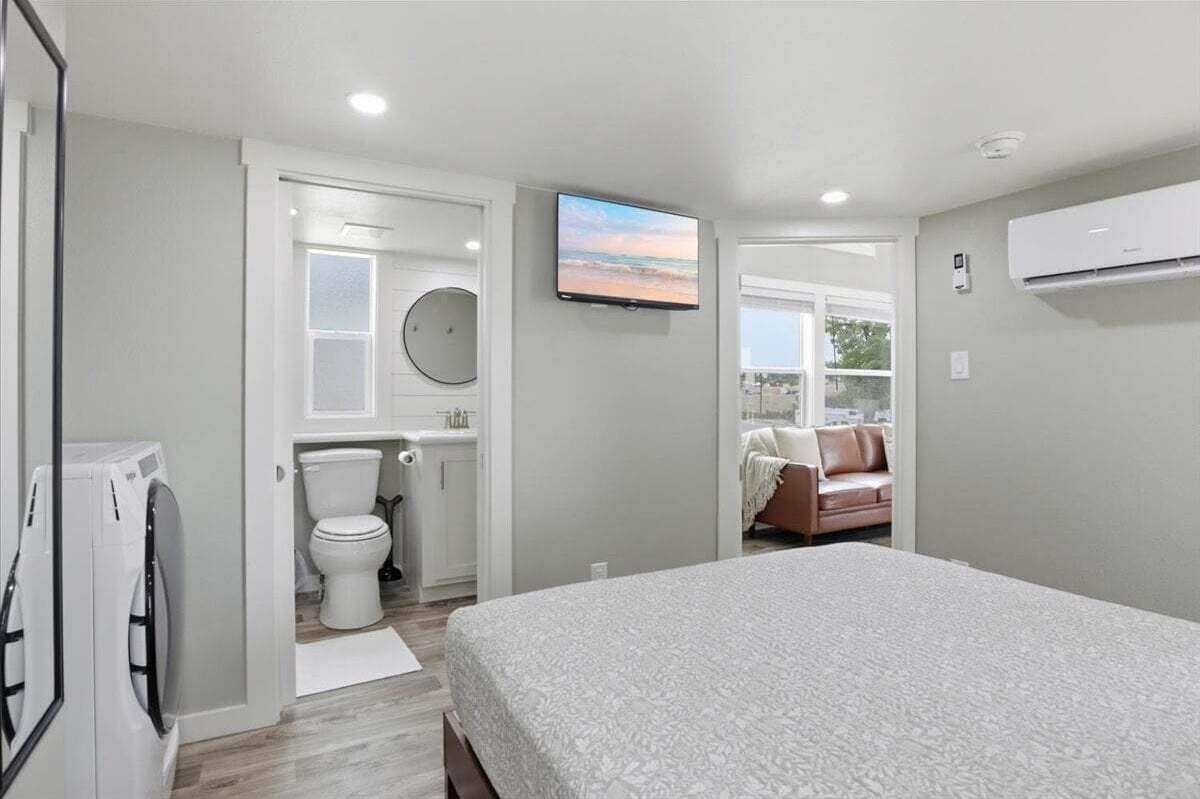House, Multiple Beds (Lookout at Hillstone) | 1 bedroom, individually decorated, individually furnished, bed sheets