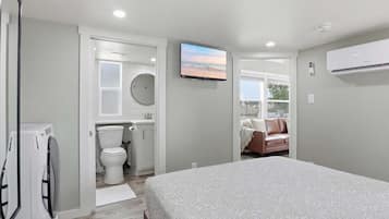 House, Multiple Beds (Lookout at Hillstone) | 1 bedroom, individually decorated, individually furnished, bed sheets