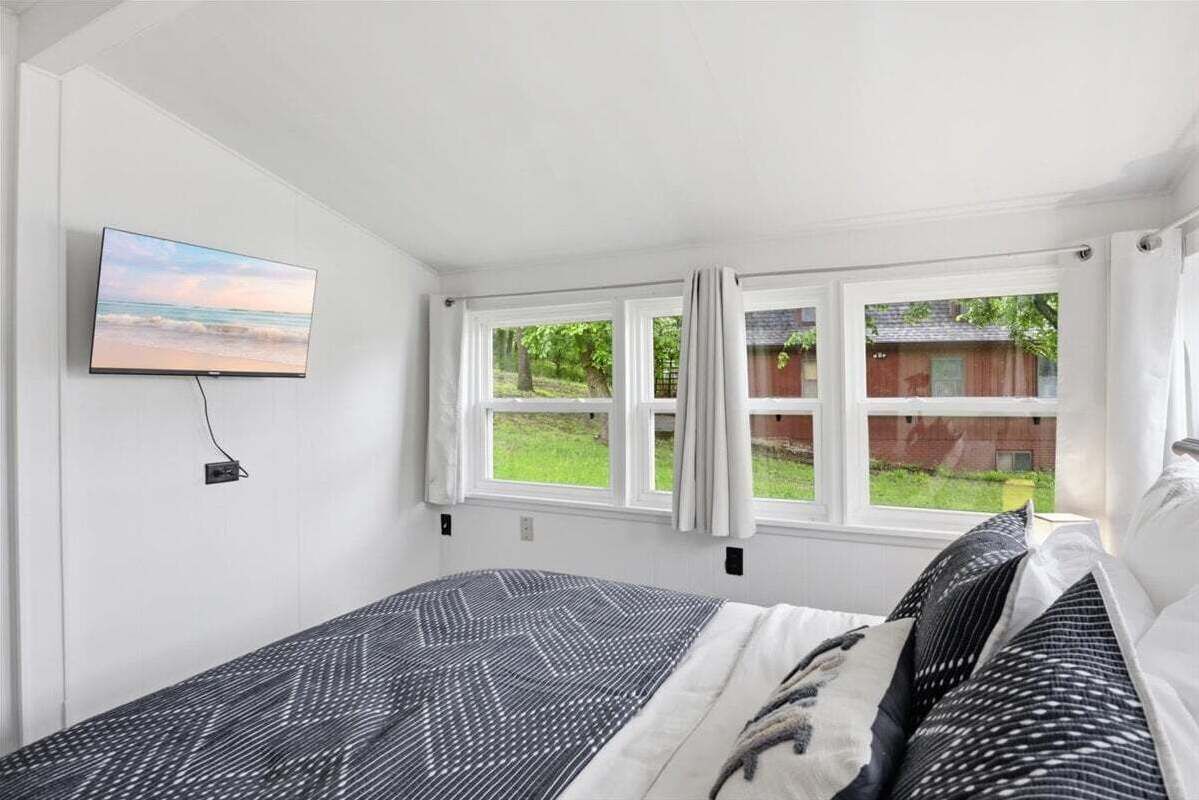 Rumah, Beberapa Tempat Tidur (Firehouse Lake Retreat) | 2 kamar tidur dan didekorasi berbeda-beda