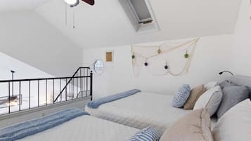 Condo, Multiple Beds (Oasis at Regatta Bay)