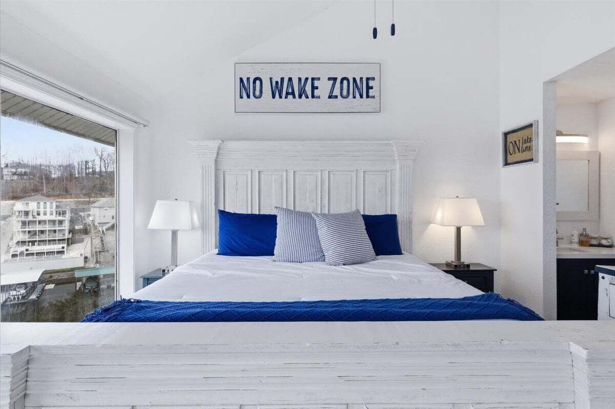 2 bedrooms, individually decorated, individually furnished, bed sheets