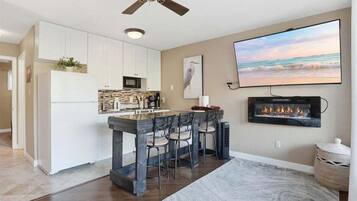 Apartamento, varias camas (Heron Bay Hideaway) | Cocina privada
