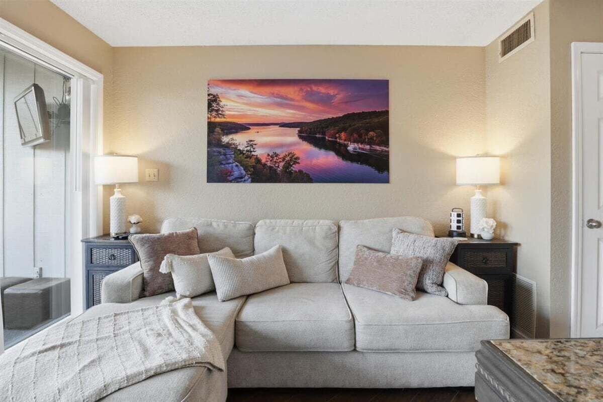 Condo, Multiple Beds, Hot Tub (Heron Bay Hideaway) | Living area