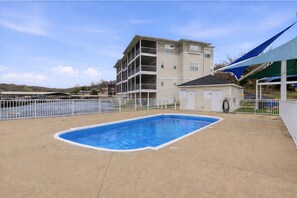 Outdoor pool - Bright Lakefront Condo, Amazing Views, Pools, Hot Tub (Osage Beach)