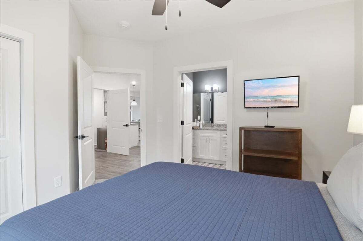 Condo, Multiple Beds (Niangua Sunset) | 3 bedrooms, individually decorated, individually furnished, bed sheets