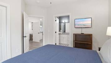 Condo, Multiple Beds (Niangua Sunset) | 3 bedrooms, individually decorated, individually furnished, bed sheets