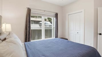 Condo, Multiple Beds (Niangua Sunset) | 3 bedrooms, individually decorated, individually furnished, bed sheets