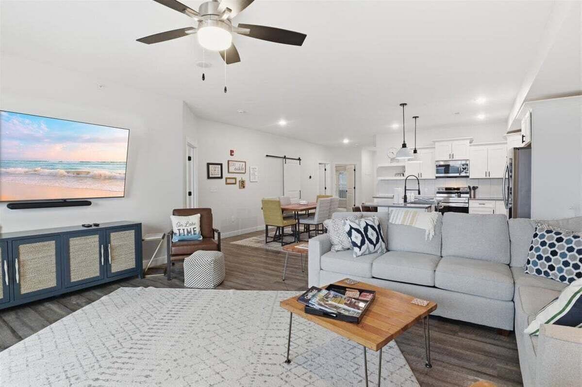 Condo, Multiple Beds (Niangua Sunset) | Living area