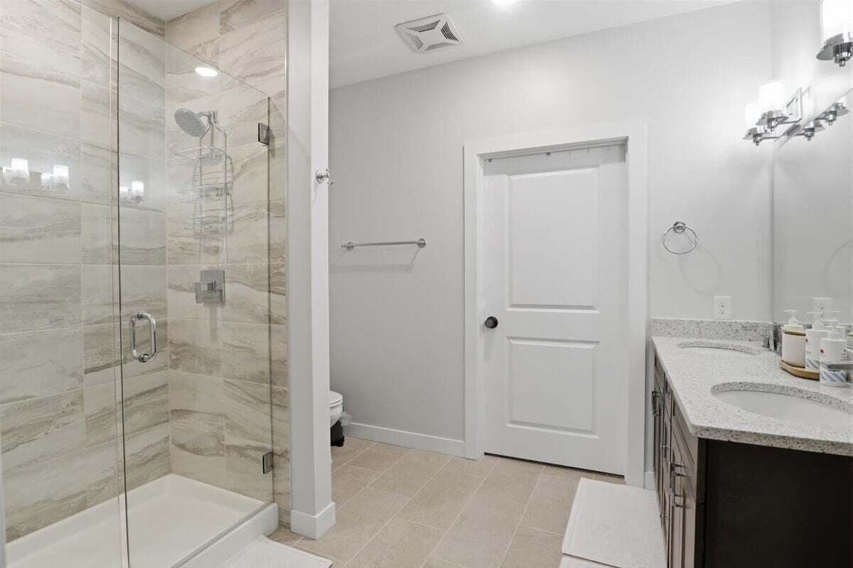 Condo, Multiple Beds (Niangua Sunset) | Bathroom | Towels