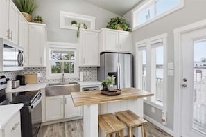 Casa, várias camas, varanda (Hillstone Community) | Cozinha privada