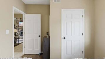 Condo, Multiple Beds (Lakefront Lazy Dayz)