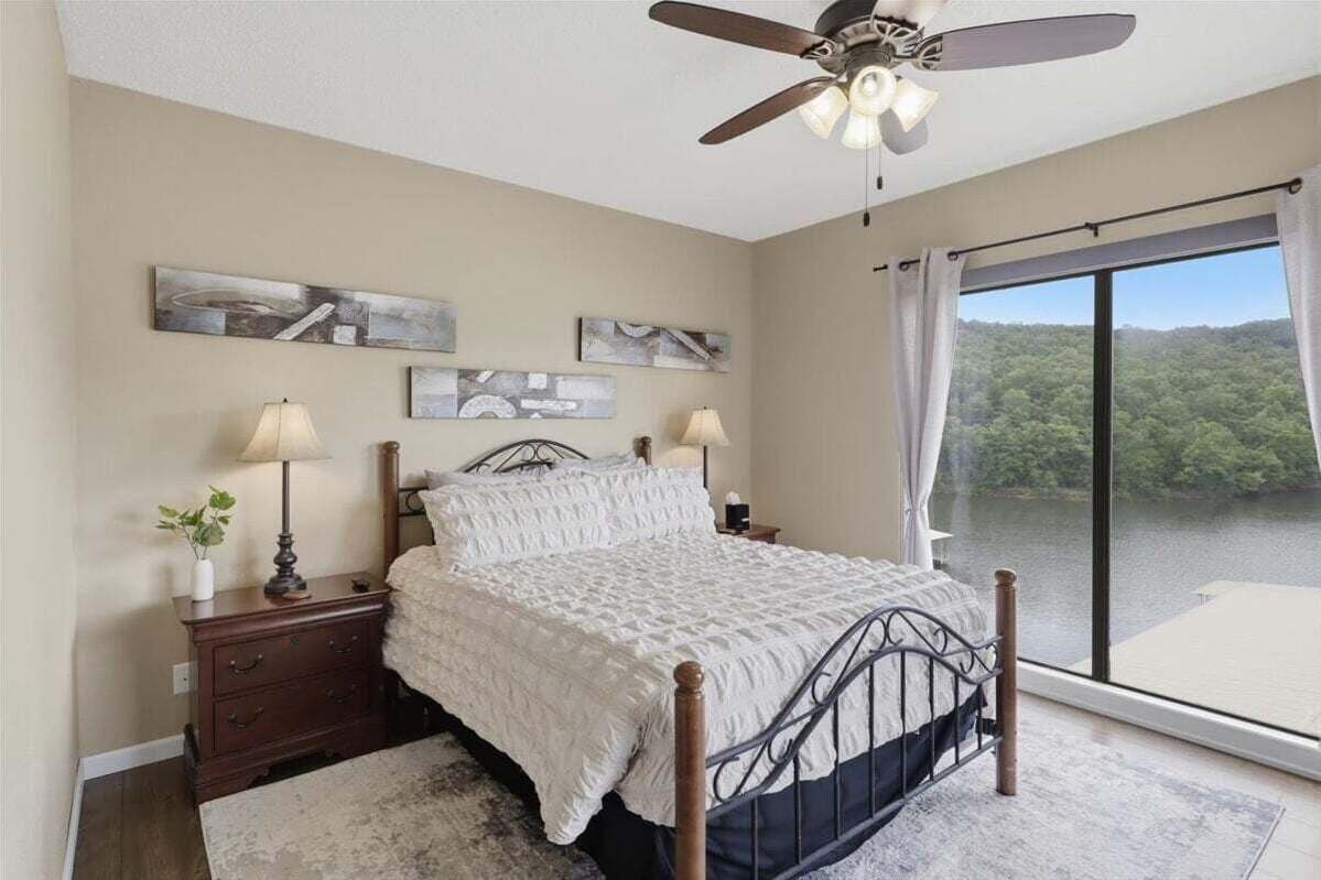 Apartamento, varias camas (Lakefront Lazy Dayz) | 2 dormitorios, decoración individual, mobiliario individual