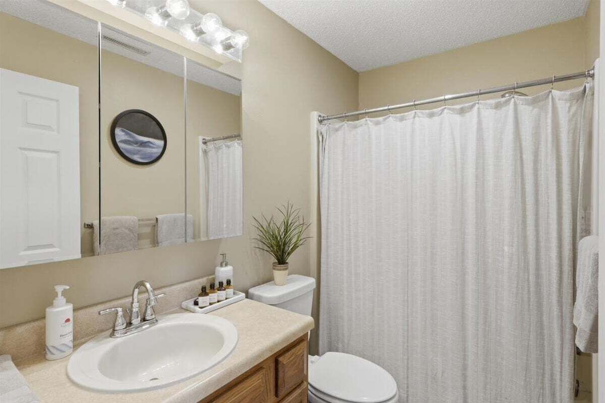 Condo, Multiple Beds (Lakefront Lazy Dayz) | Bathroom | Towels