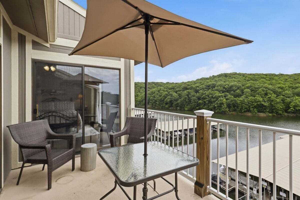 Appart'hôtel, plusieurs lits (Lakefront Lazy Dayz) | Terrasse/Patio