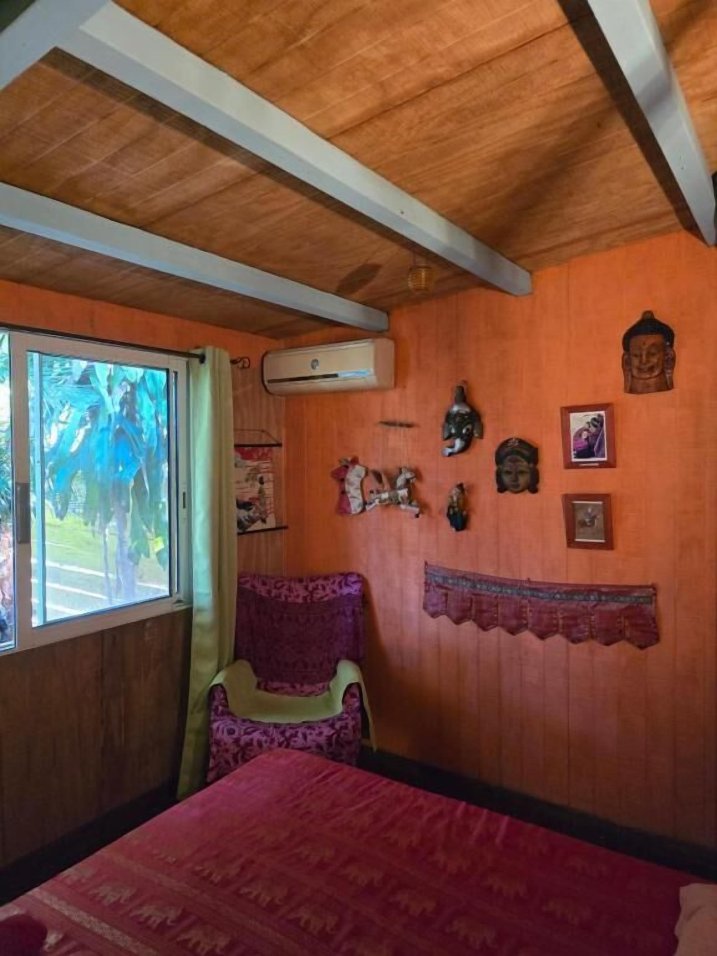 Comfort Chalet, Garden Area | Laptop workspace, soundproofing, iron/ironing board (on request)