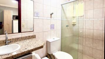 Family Suite | Bathroom