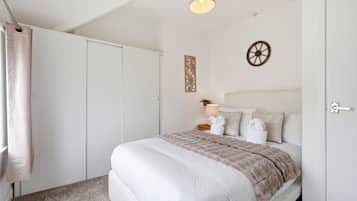 3 bedrooms, iron/ironing board, Internet, bed sheets