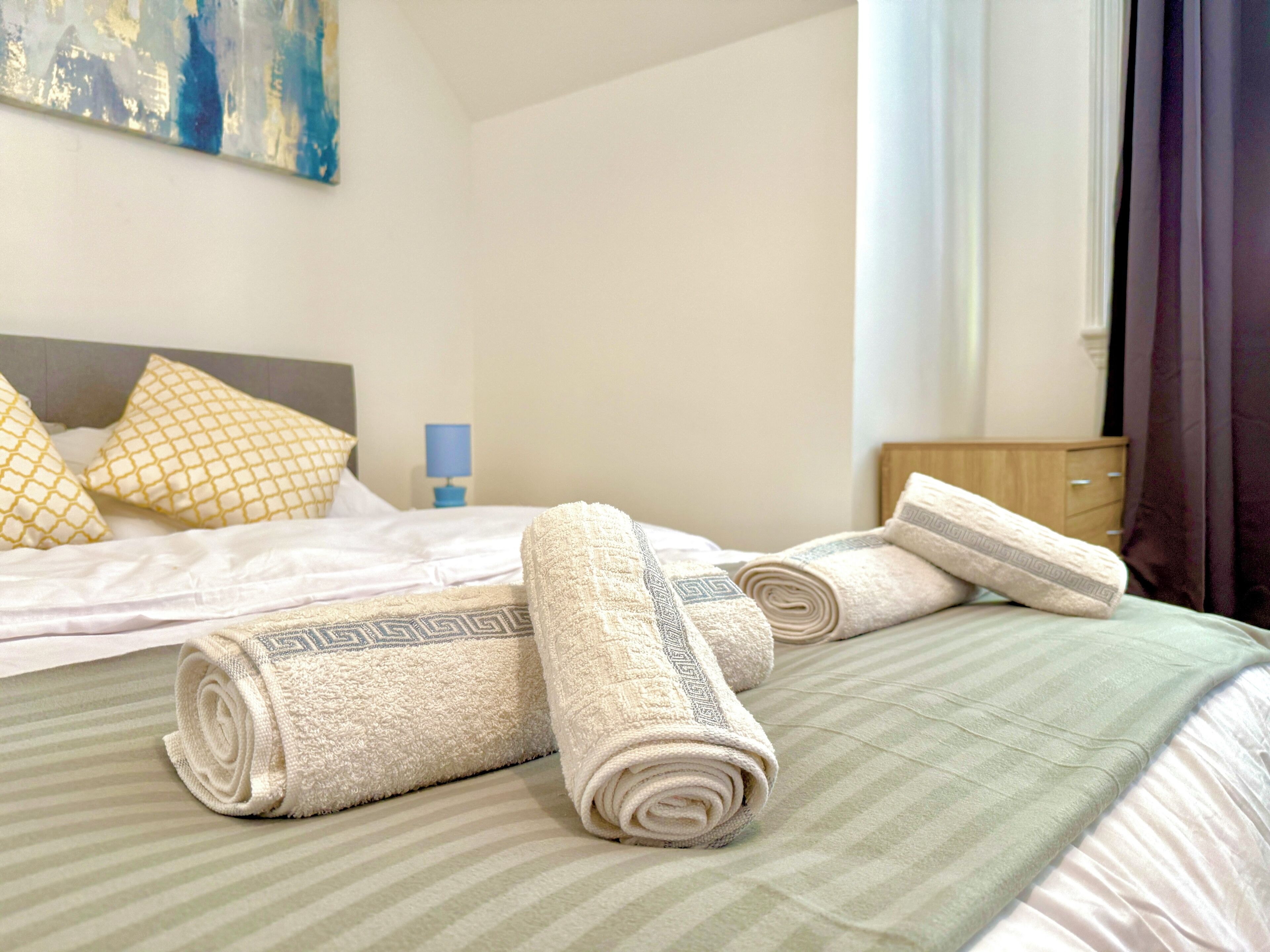 5 bedrooms, iron/ironing board, free WiFi, bed sheets