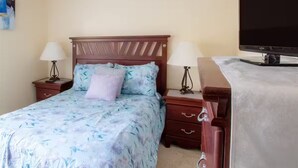 4 bedrooms, iron/ironing board, WiFi, bed sheets - 4Bed/3Bath Perfect Location, Perfect Home (Kissimmee)