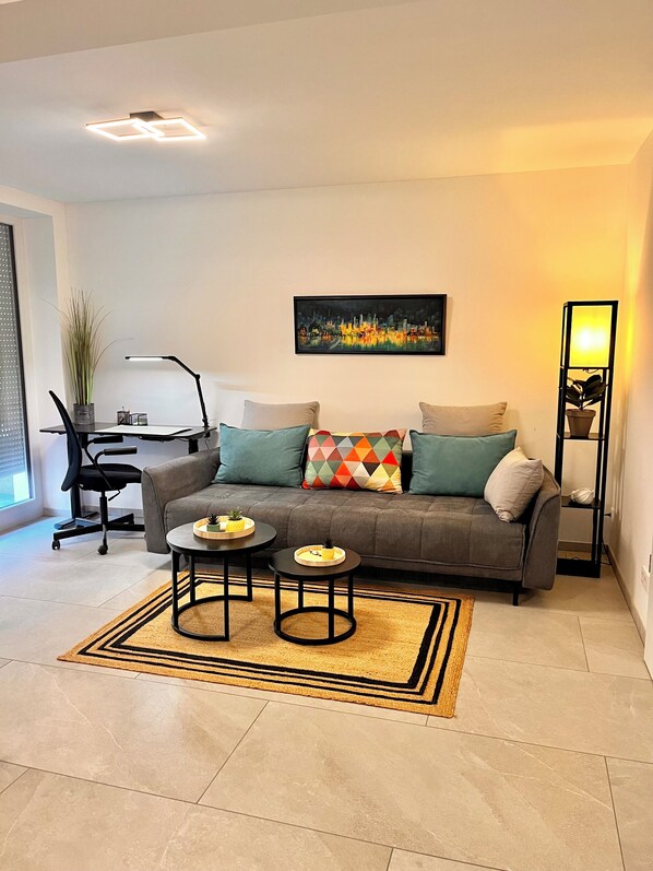 Living area - Luxurious 2-room apartment in the heart of Fellbach (Fellbach)