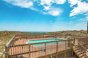 Pool - 5402 - Aquaholic - Oceanfront 2BR condo with pool, WiFi, and beach access. (Kill Devil Hills)