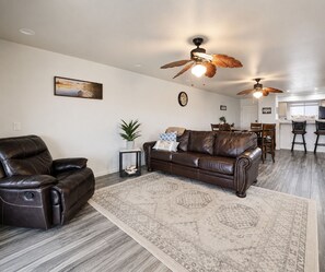 Smart TV - LUXURY CHANNEL CONDO (Lake Havasu City)