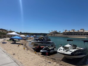 Beach - LUXURY CHANNEL CONDO (Lake Havasu City)