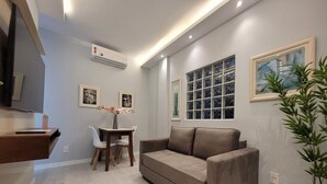 Standard Apartment | Living area - 2 min da Praia de Copacabana - Reformado (Rio de Janeiro)