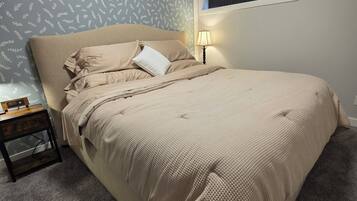 2 bedrooms, iron/ironing board, WiFi (free), bed sheets