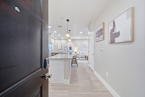 Modern 2-Bed/2-Bath Apartment in Owasso, OK