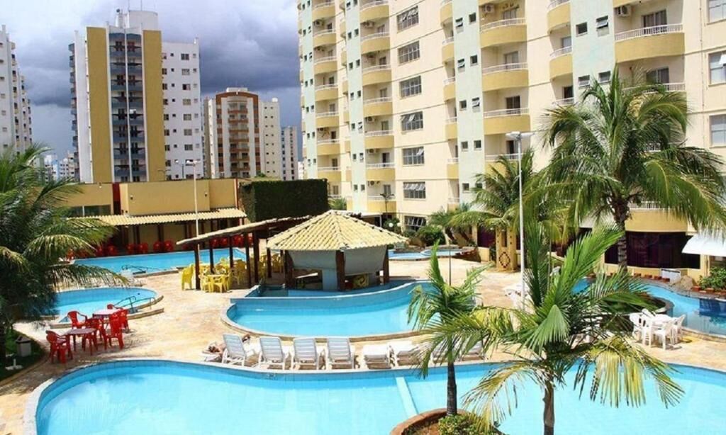 5 outdoor pools