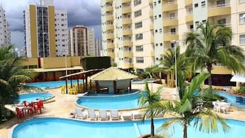 5 outdoor pools
