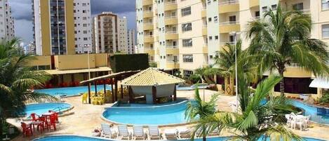 5 outdoor pools