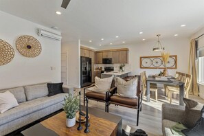 Living area - 5BR St George Retreat - Pool - Hot tub- Pets Sleeps 18 (St. George)