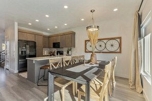 Dining - 5BR St George Retreat - Pool - Hot tub- Pets Sleeps 18 (St. George)