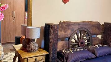 1 bedroom, WiFi (free), bed sheets