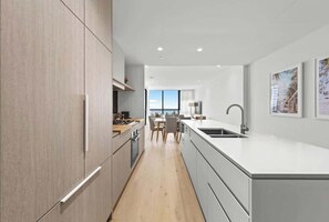 Coffee/tea maker, fridge, microwave, oven - 2 bed  2 bath Pool Car Park (Mermaid Beach)