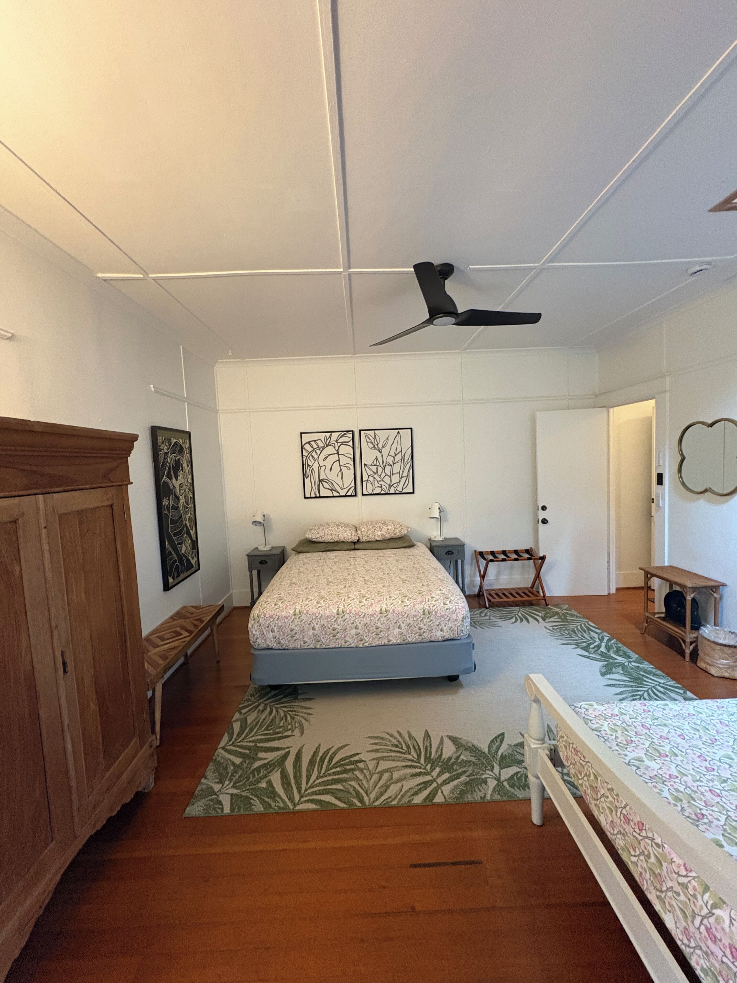 5 bedrooms, iron/ironing board, free WiFi, bed sheets