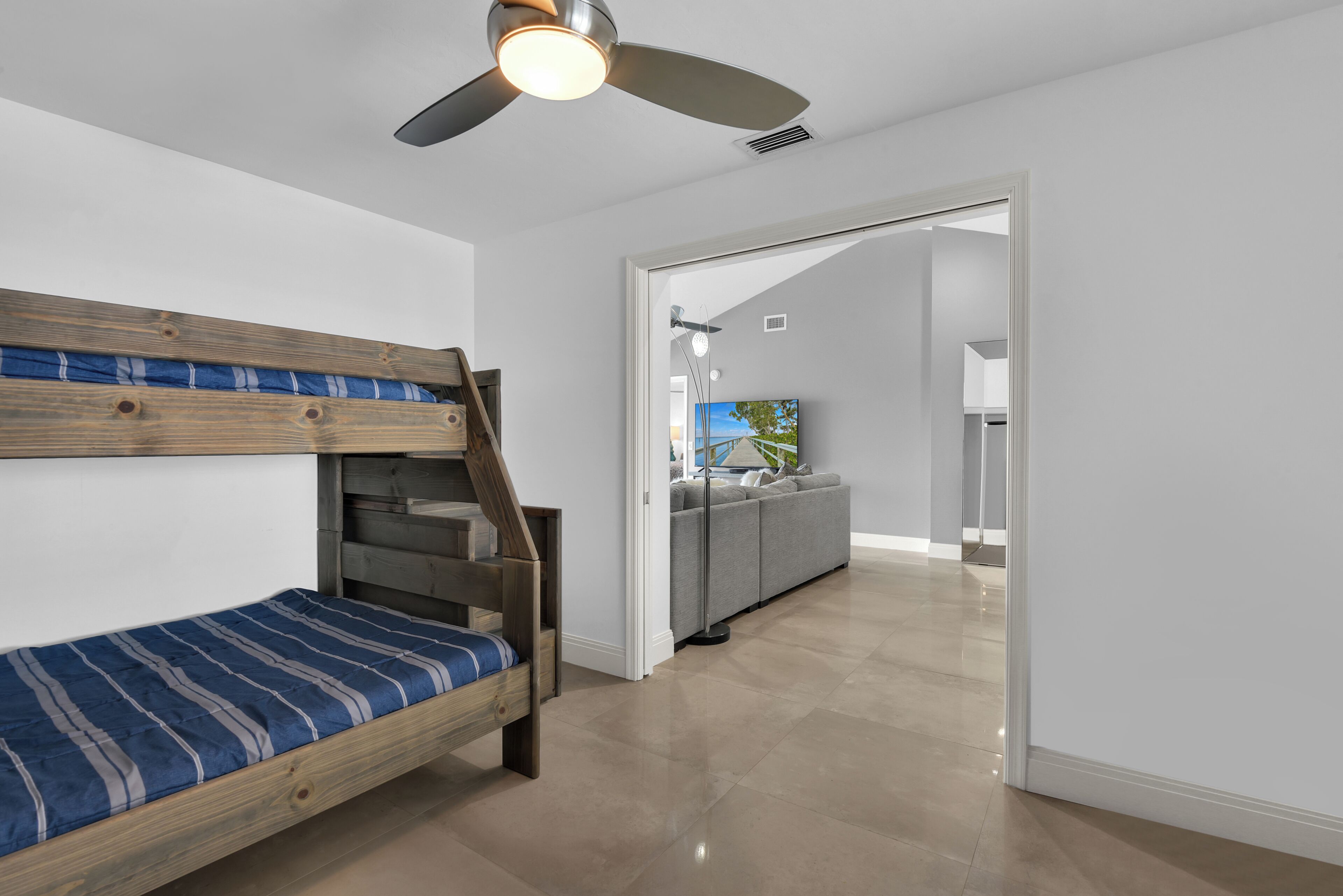 3 bedrooms, WiFi (free), bed sheets