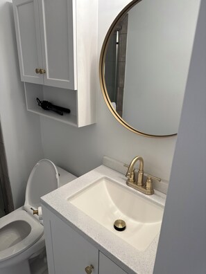 Bathroom - Tranquil 1-bedroom condo with AC in Ocean City (Ocean City)