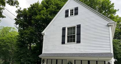 Birdsong Carriage House: Cozy 1BR Near Acadia and Downtown Bar Harbor