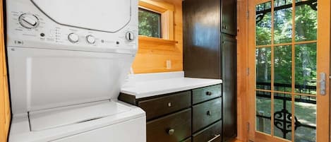 House, Multiple Beds, Kitchen (Loon's Nest on Damariscotta Lake) | Laundry