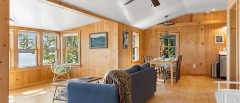 House, Multiple Beds, Kitchen (Loon's Nest on Damariscotta Lake) | Living area