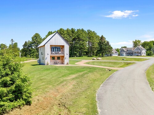 Sweet Caroline at Salt Farm - Waterfront King Suite With Ocean Access, Balcony, Wifi, and AC