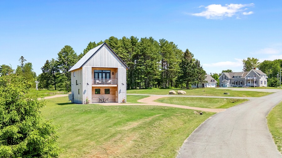 Sweet Caroline at Salt Farm - Waterfront King Suite With Ocean Access, Balcony, Wifi, and AC