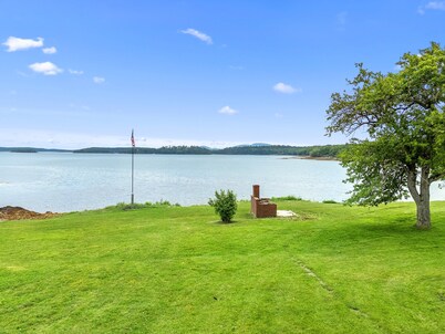 Sweet Caroline at Salt Farm - Waterfront King Suite With Ocean Access, Balcony, Wifi, and AC