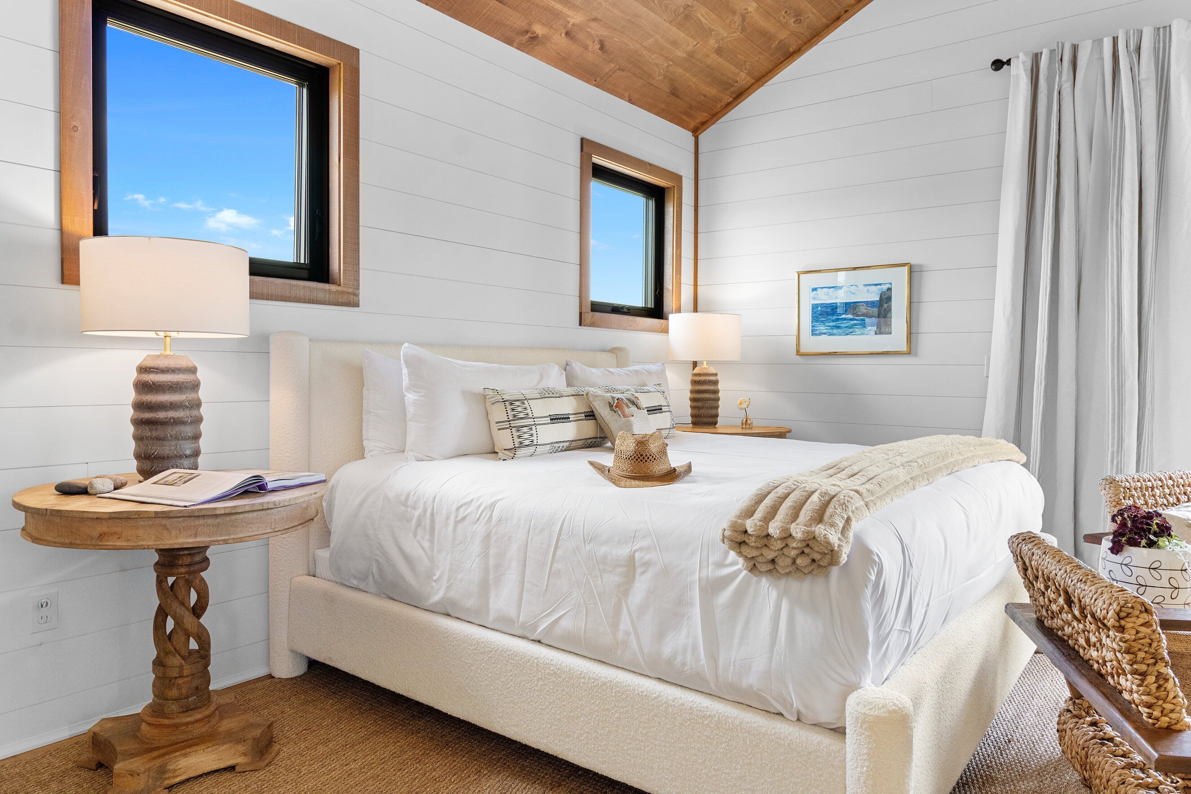 House, 1 King Bed (Sweet Caroline at Salt Water Farm) | 1 bedroom, individually decorated, individually furnished, bed sheets