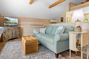 Ferienhaus, 1 Queen-Bett (Riverbend Perch) | Wohnbereich