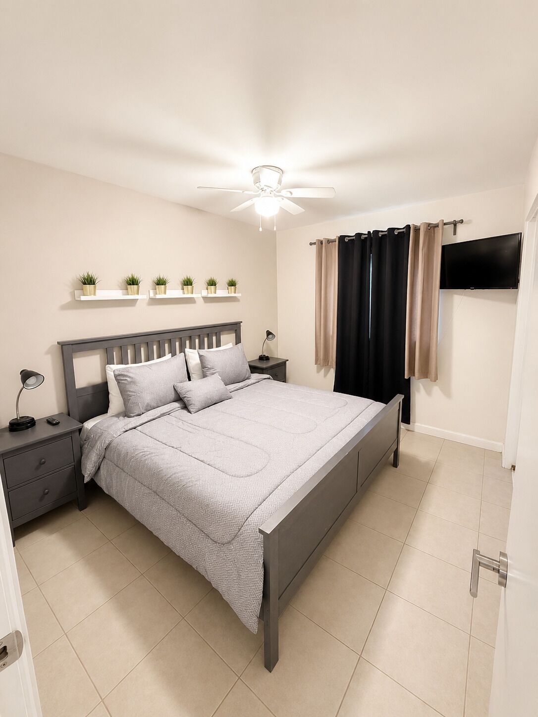 2 chambres, fer et planche à repasser, Wi-Fi, draps fournis