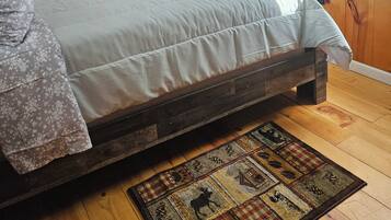 1 dormitorio, tabla de planchar con plancha, wifi y ropa de cama